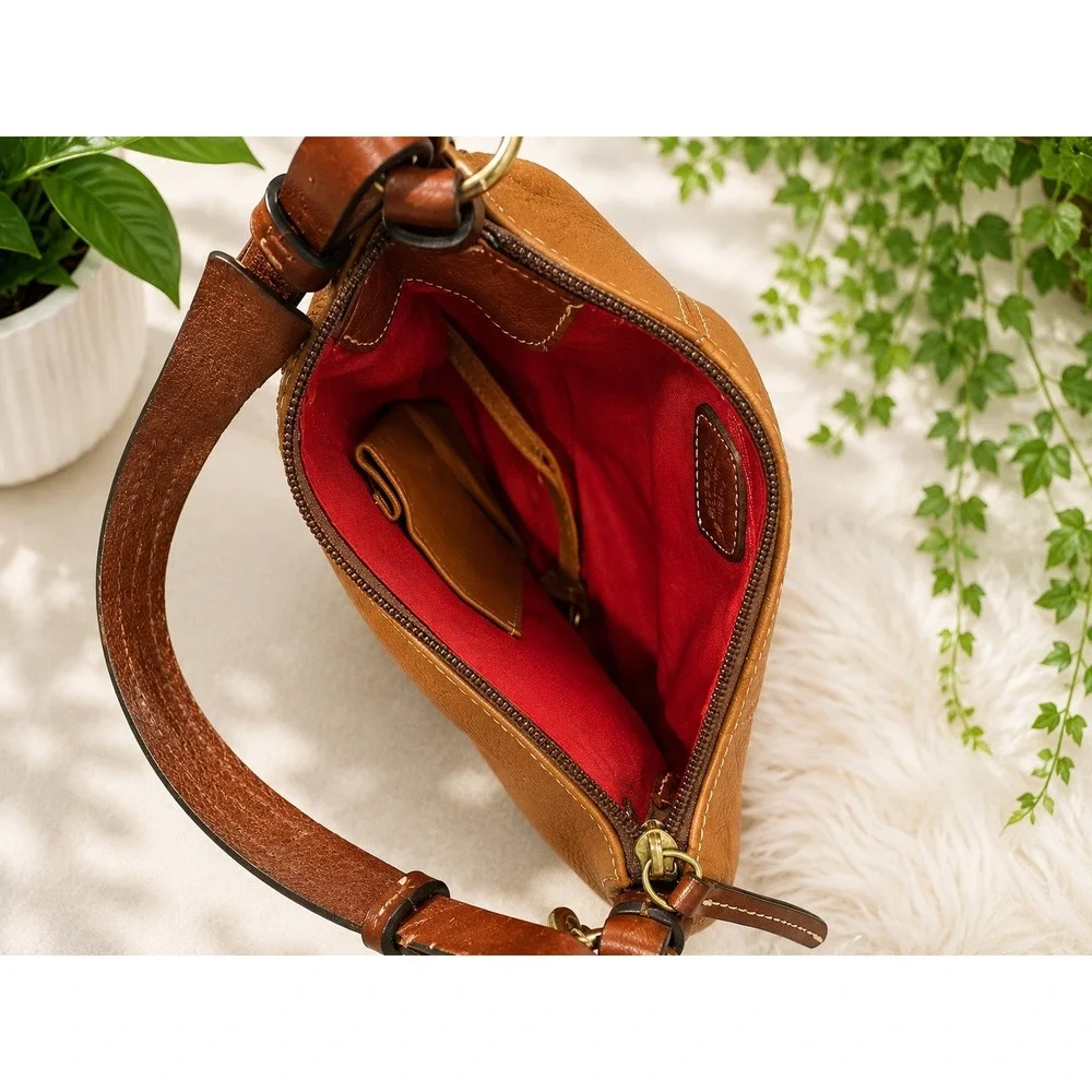 DB114 Dooney & Bourke Hobo
